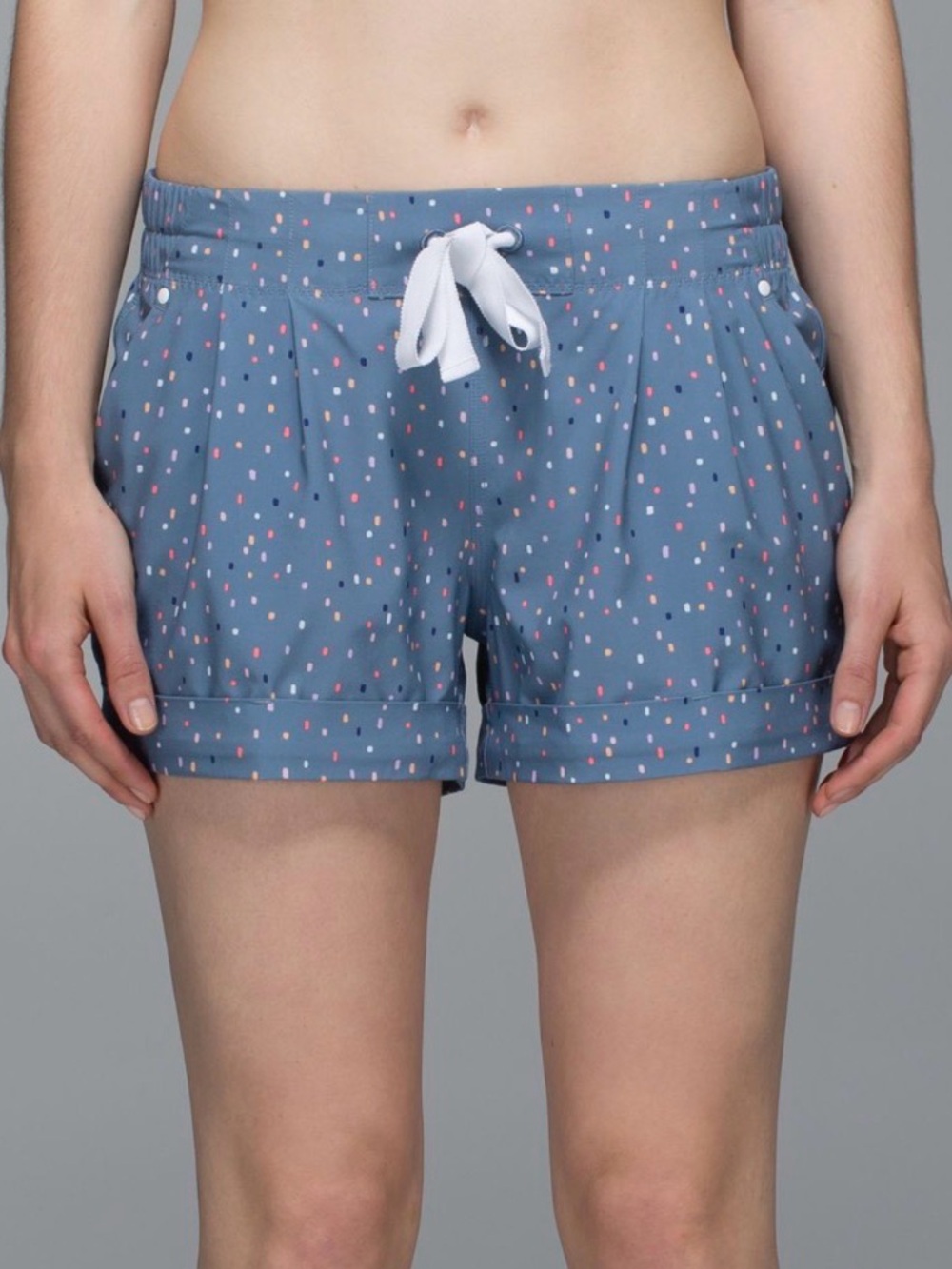 LULULEMON EUC SIZE 4 SPRING BREAK AWAY SHORT/ confetti cake